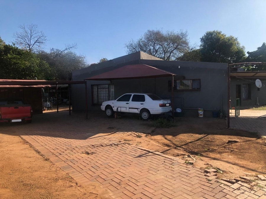 8 Bedroom Property for Sale in Rustenburg Central North West